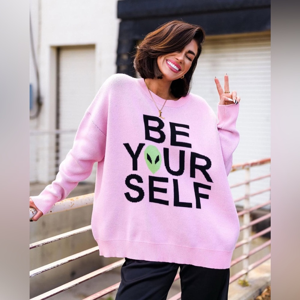 RARE, NWOT Dressed in LALA “Be Yourself” Oversized Alien Knit in Pink, Sz - S/M - Picture 2 of 16